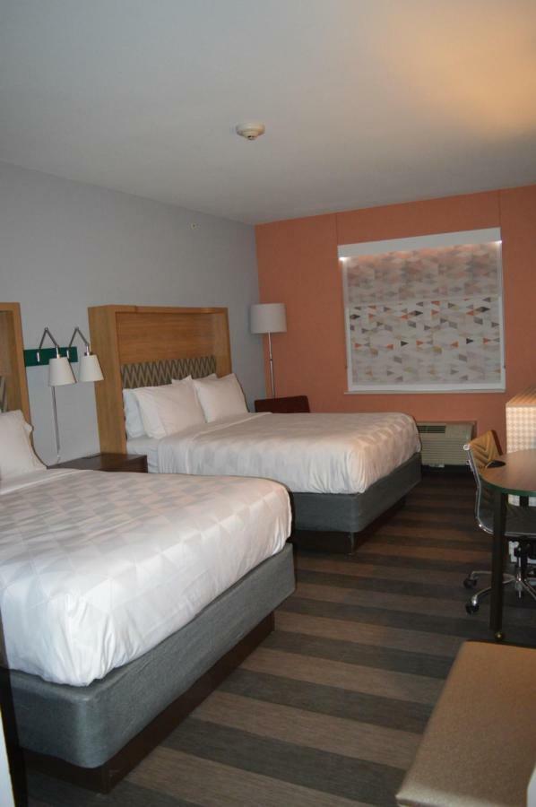 Holiday Inn Odessa By Ihg Экстерьер фото