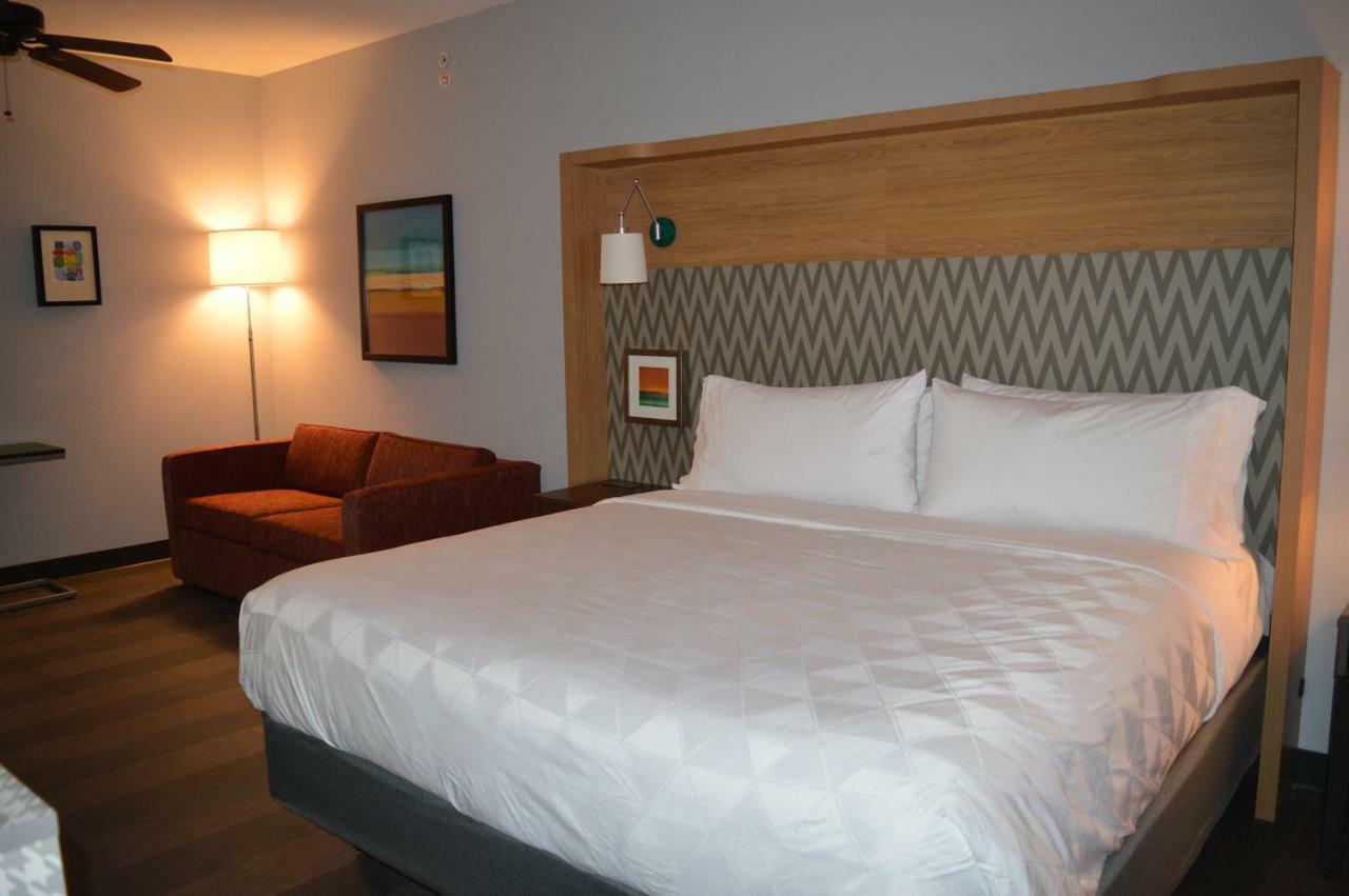 Holiday Inn Odessa By Ihg Экстерьер фото