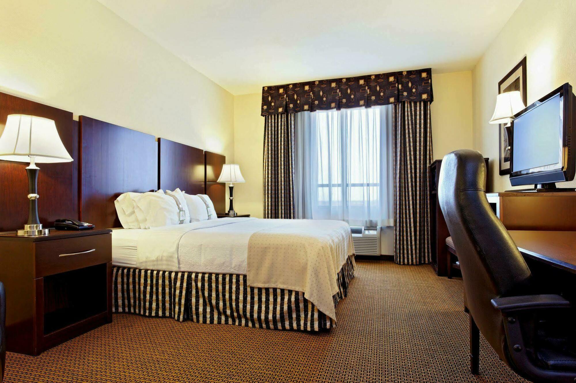 Holiday Inn Odessa By Ihg Экстерьер фото